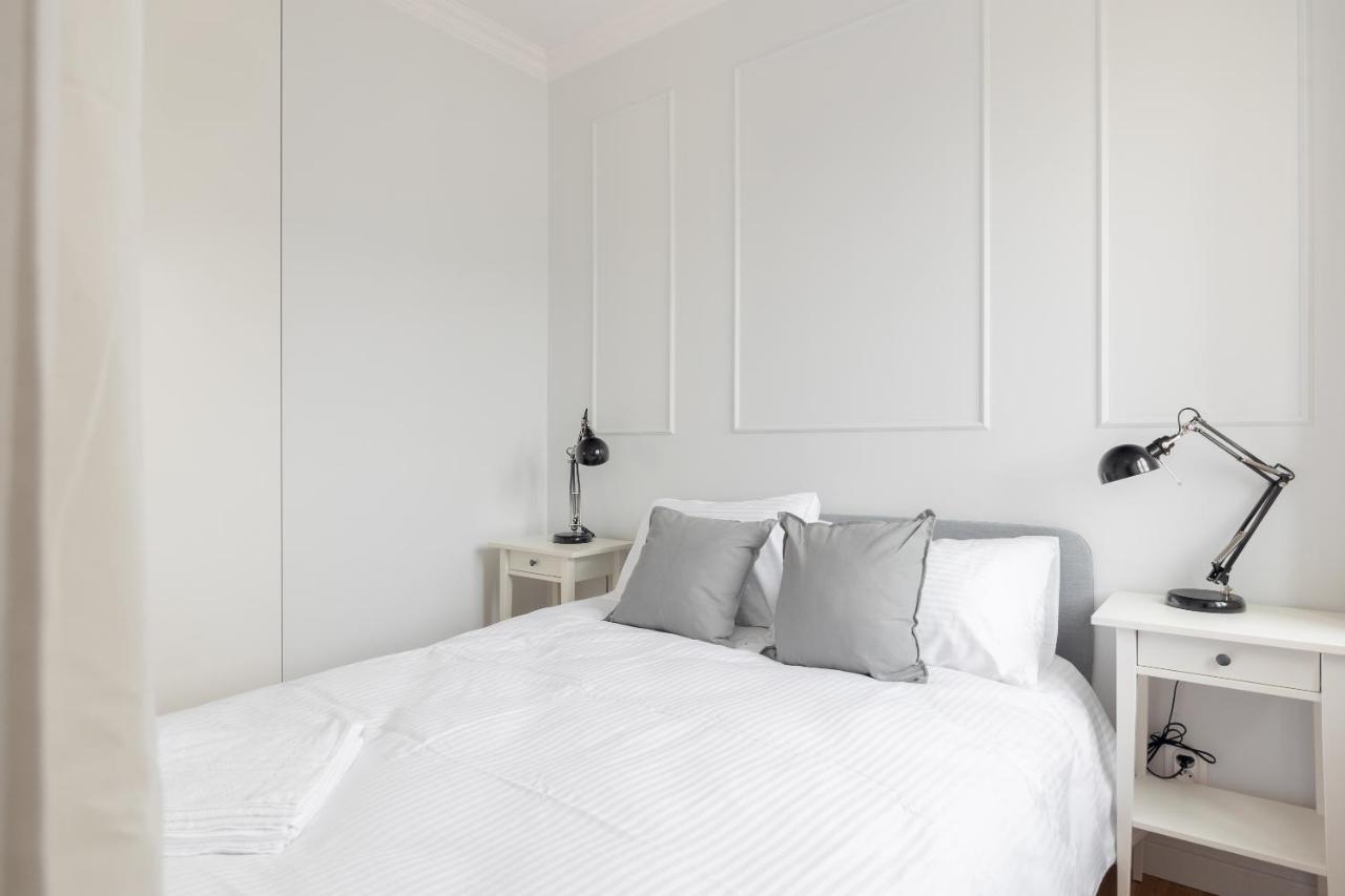 Bulwary Wislane Modern Warschau